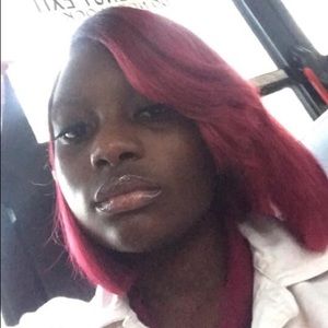 Meet your Posher, Denise